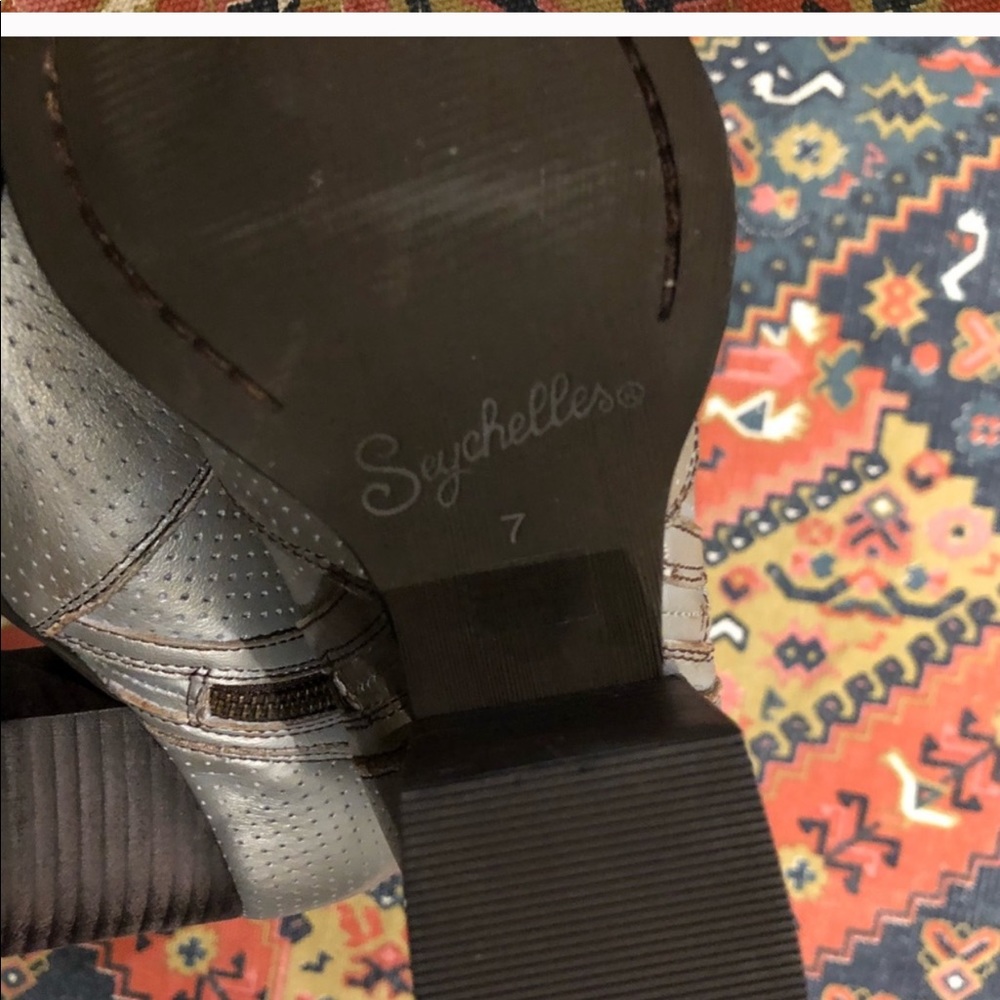 ANTHROPOLOGIE SEYCHELLES AROUND THE WORLD BOOTS - Picture 7 of 8